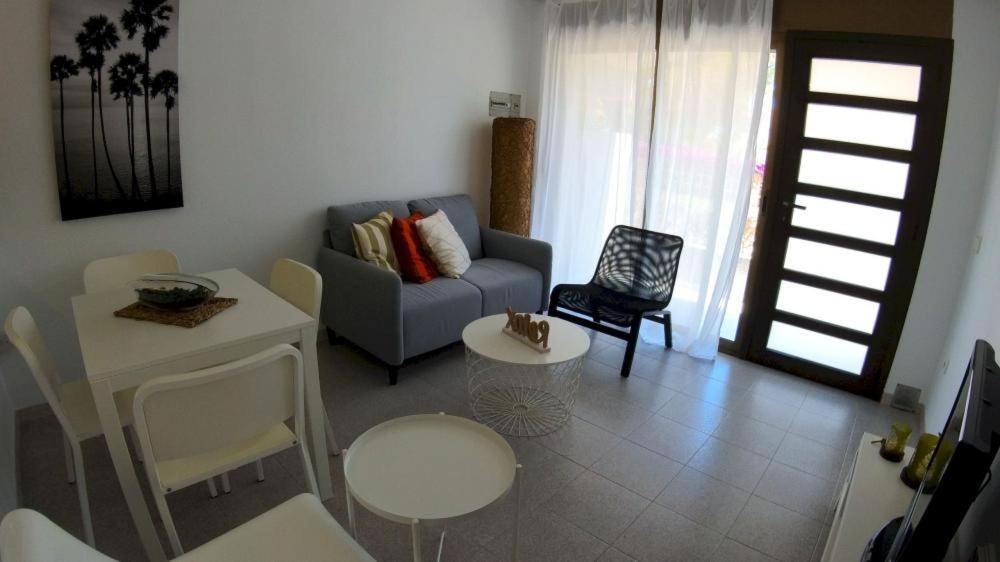 Encantador Apartamento Gaviotas Cerca De La Playa Apartment Calafat Bagian luar foto