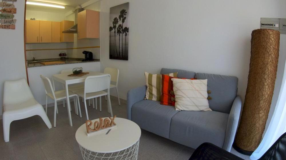 Encantador Apartamento Gaviotas Cerca De La Playa Apartment Calafat Bagian luar foto